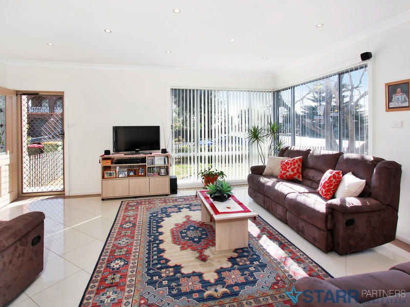 1/102 Lackey Street, Merrylands - Thumbnail 2