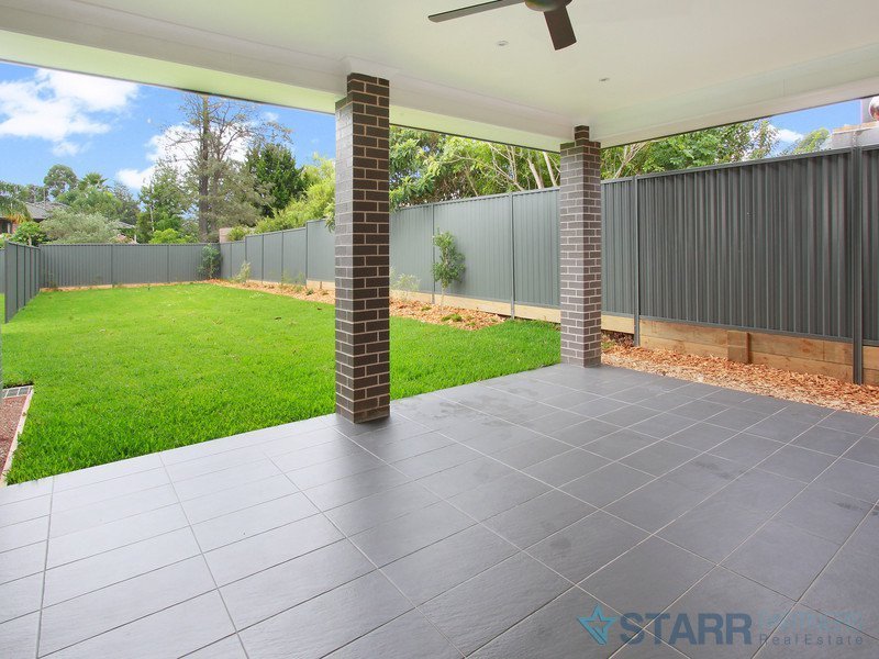 17 Faulds Road, Guildford - Thumbnail 3