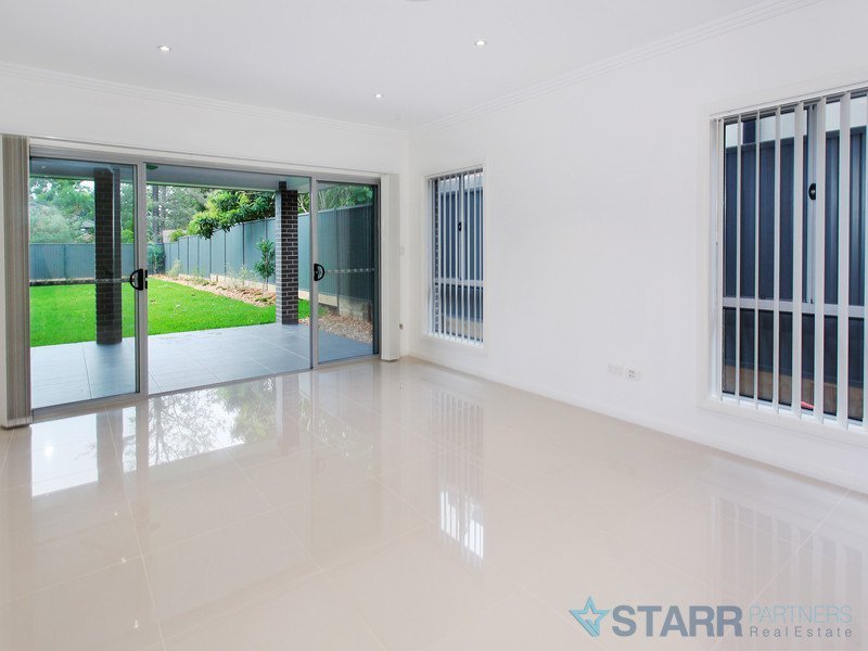17 Faulds Road, Guildford - Thumbnail 4