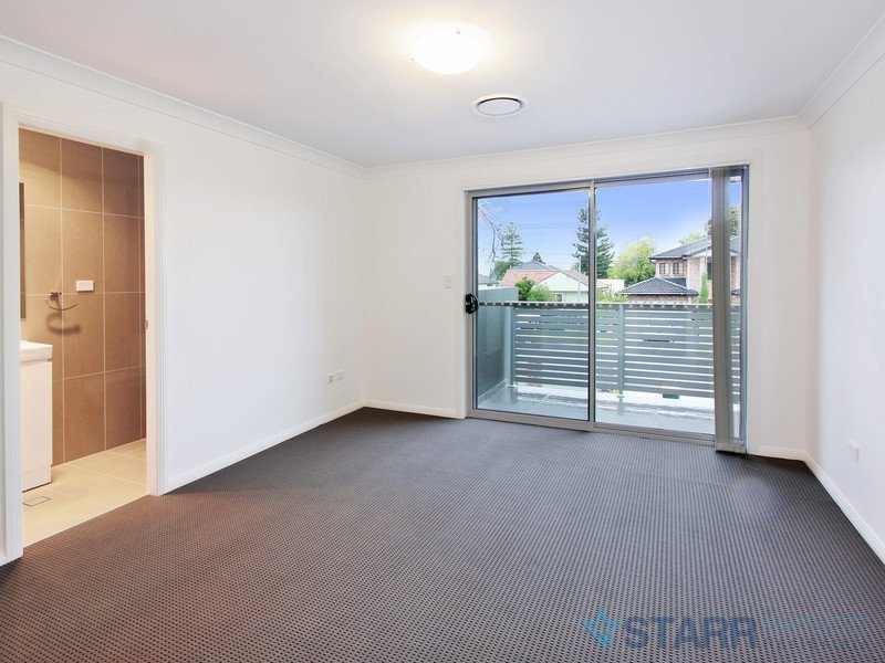 17 Faulds Road, Guildford - Thumbnail 6