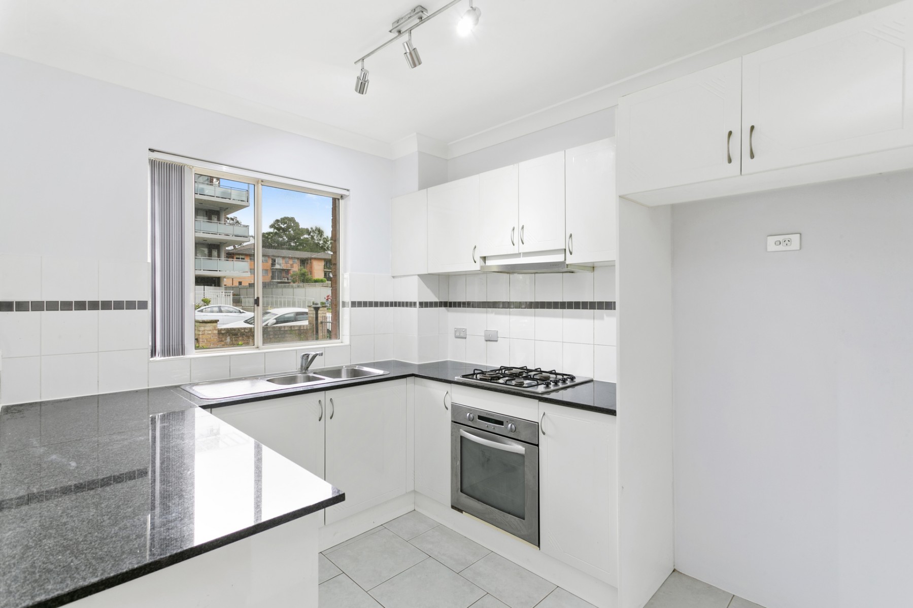 8/5-11 Stimson Street, Guildford - Thumbnail 3