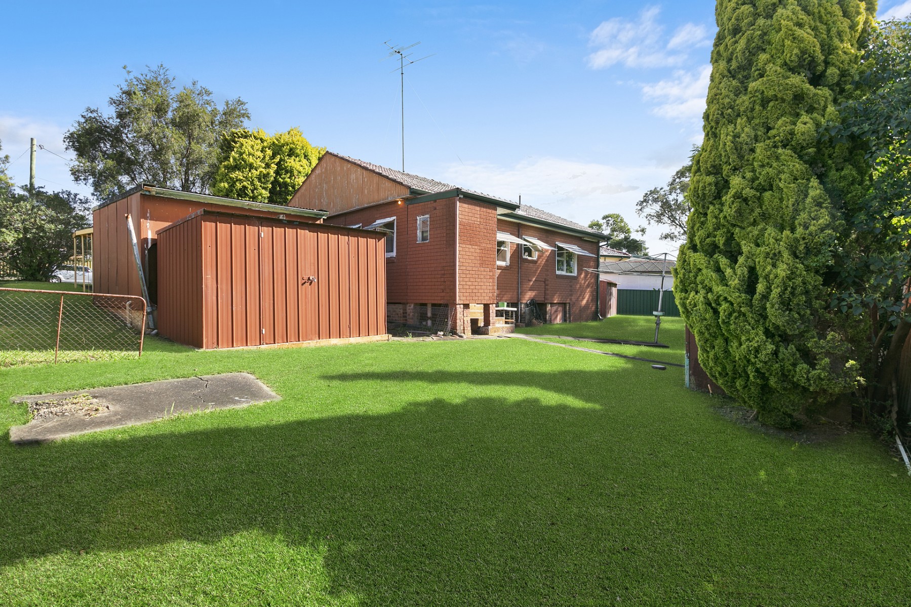 2 Tims Crescent, Guildford - Thumbnail 8