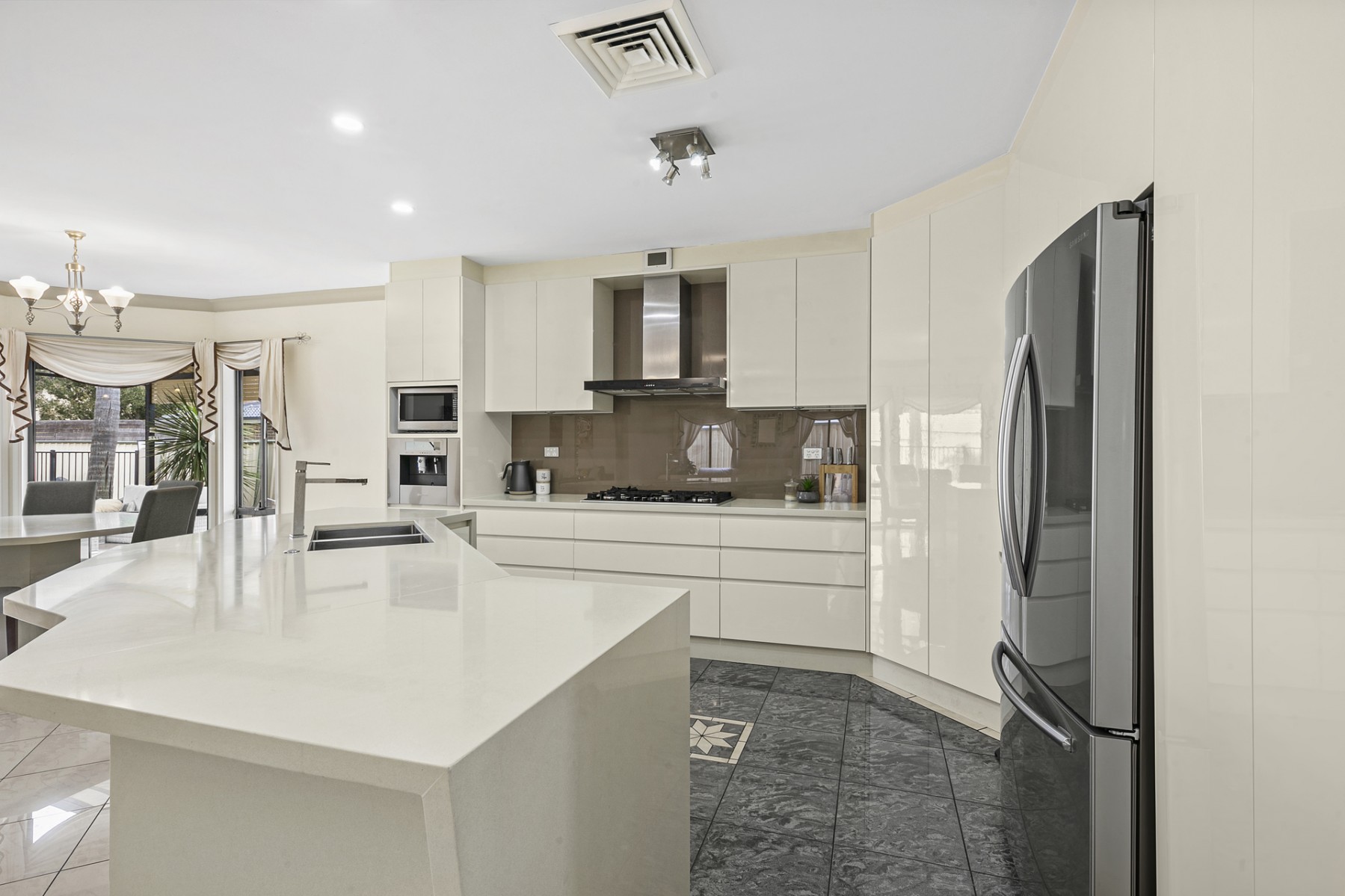 12 Verlie (archive 1) Street, Merrylands - Thumbnail 3
