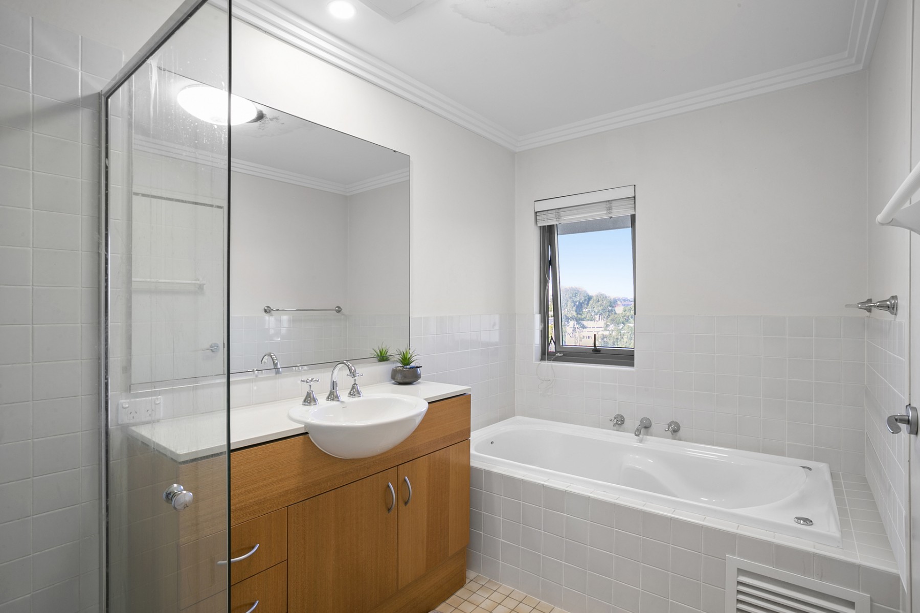 22/4-10 Benedict Court, Holroyd - Thumbnail 6