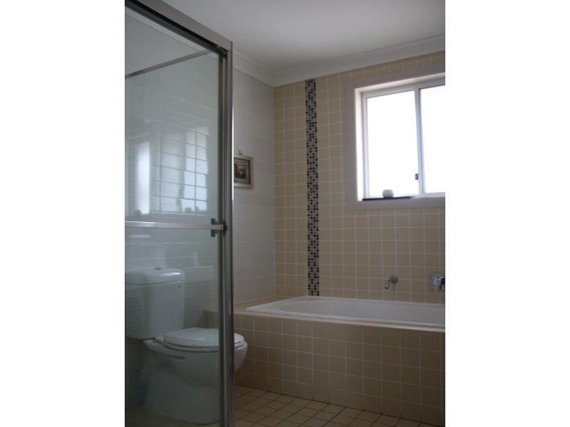 5a Bates Avenue, South Wentworthville - Thumbnail 2