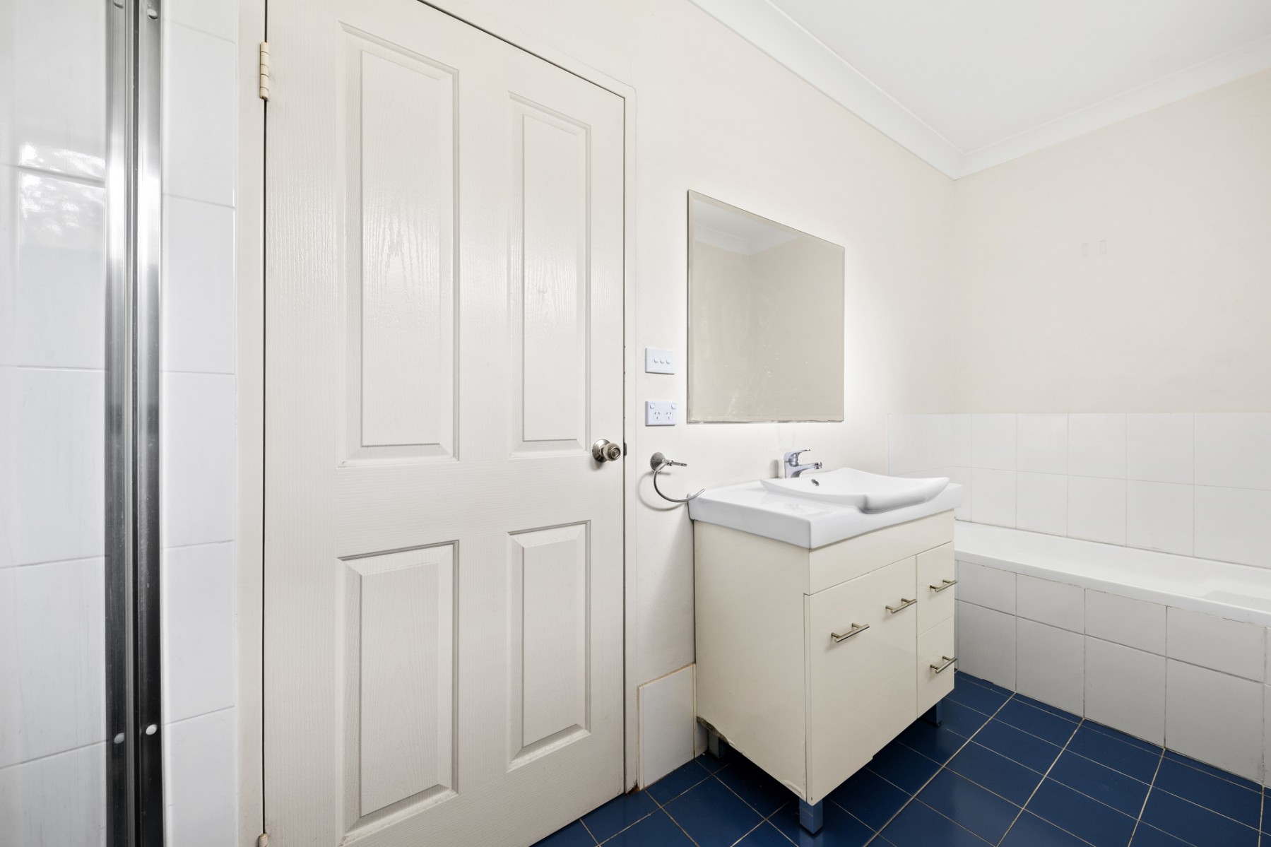 15 Tennyson Parade, Guildford - Thumbnail 5