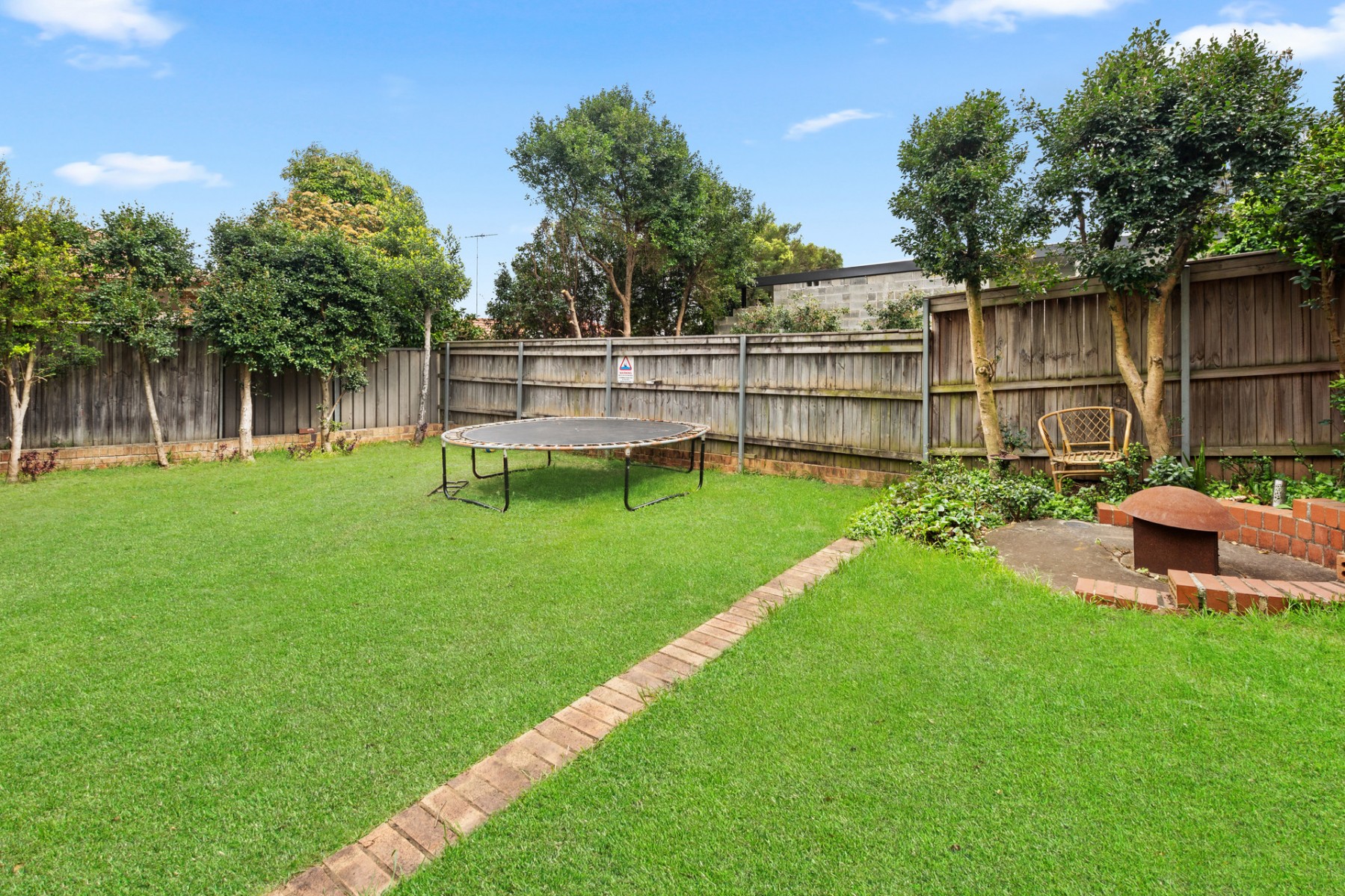 15 Tennyson Parade, Guildford - Thumbnail 8
