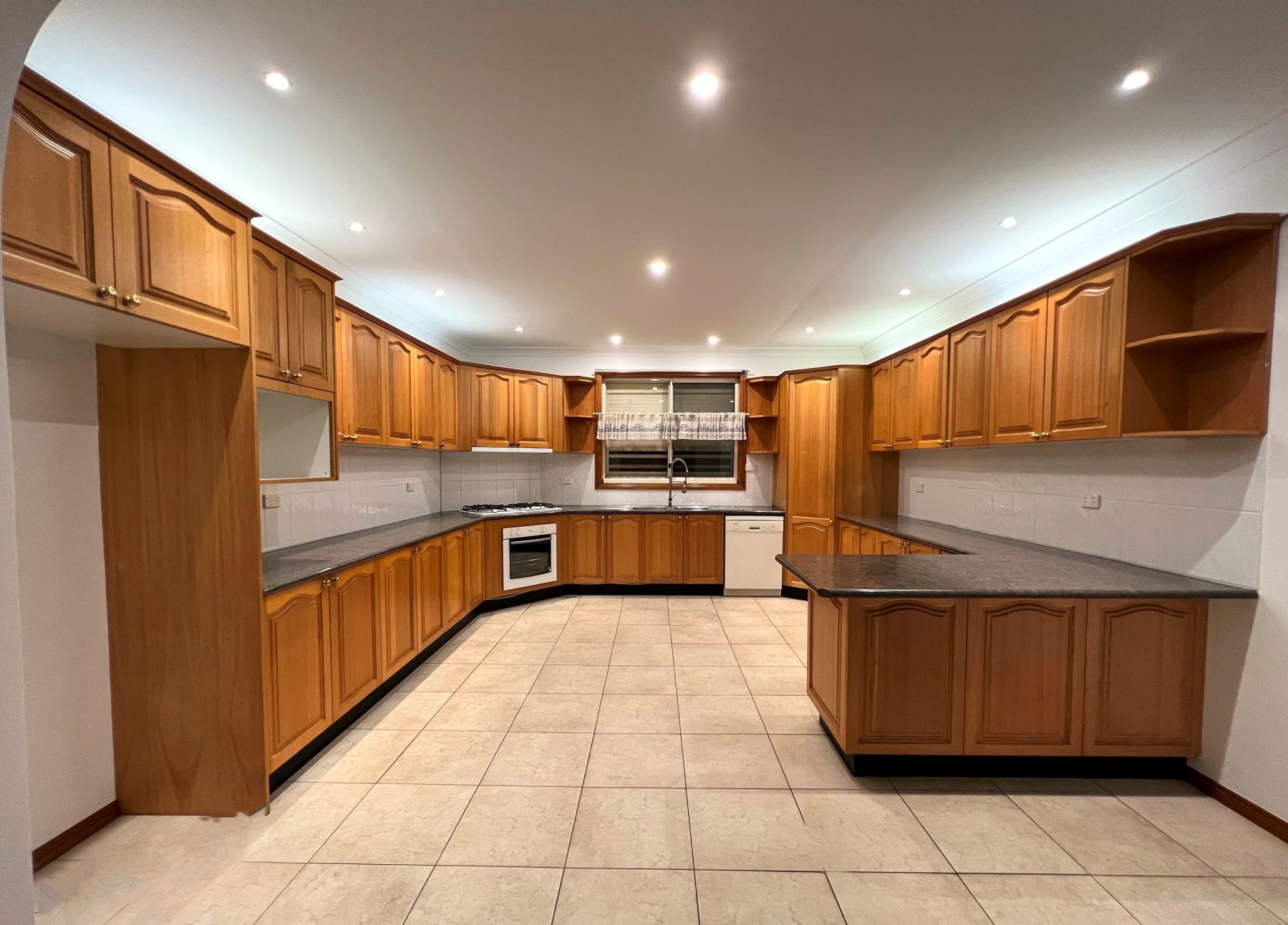 49 The Grove Fairfield, House for Rent, Fairfield - Thumbnail 2