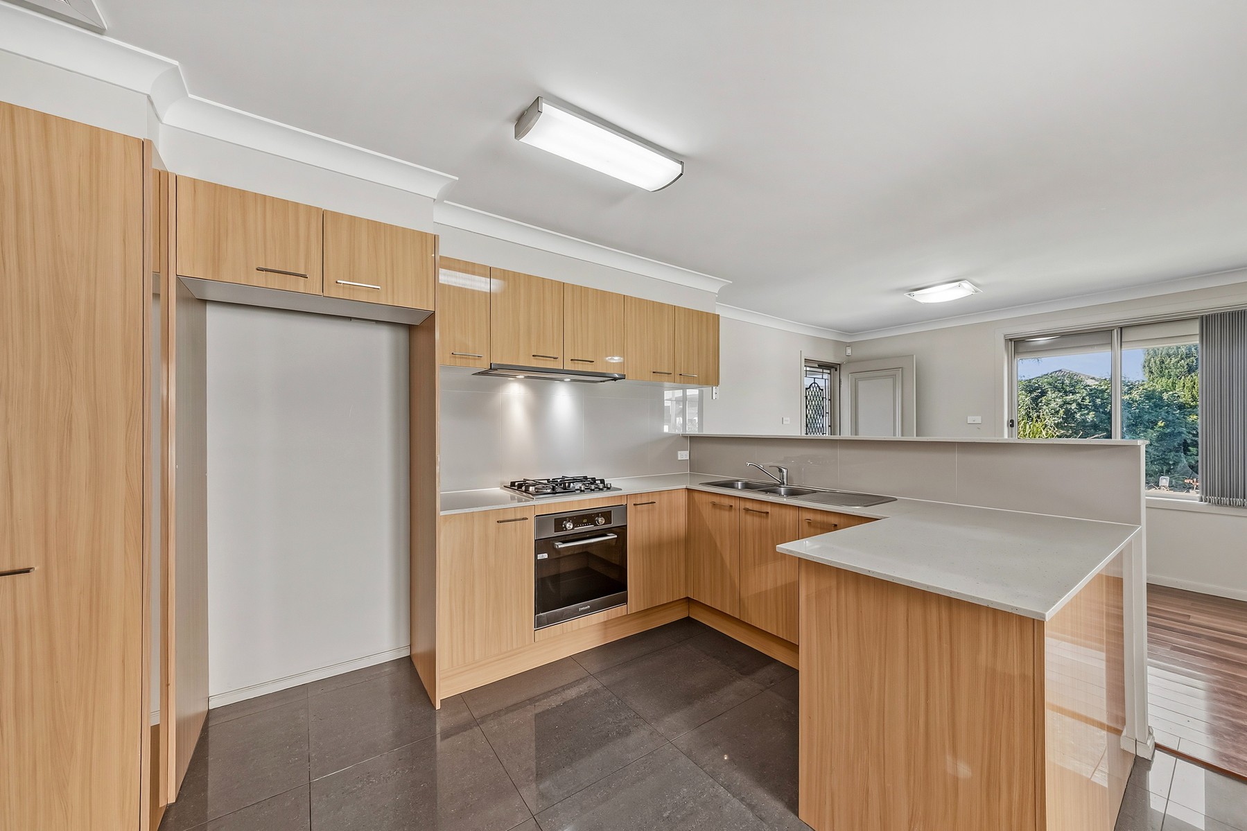 16a Susan St, South Wentworthville - Thumbnail 3
