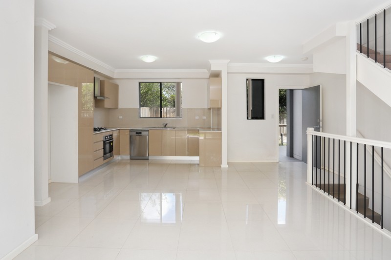 4/26 Rosebery Road, Guildford - Thumbnail 3