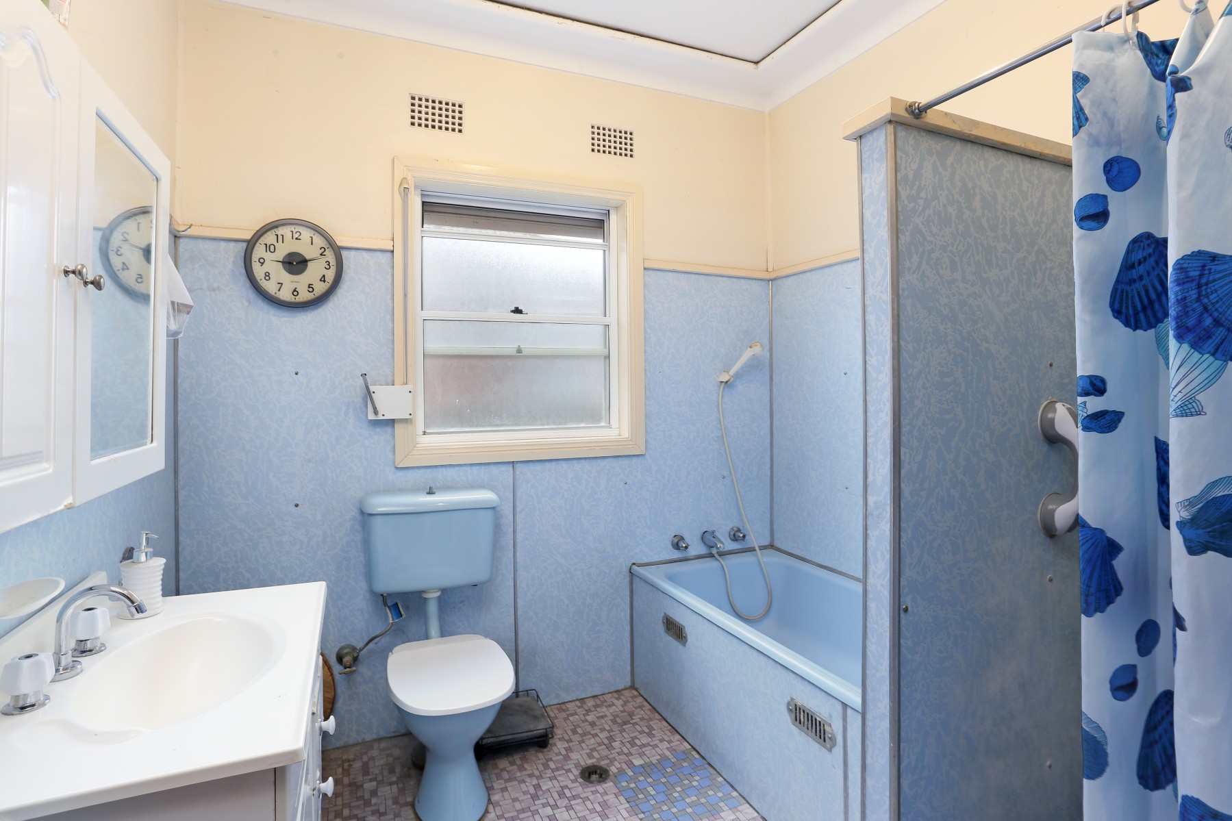 32 Mountford Avenue, Guildford - Thumbnail 3