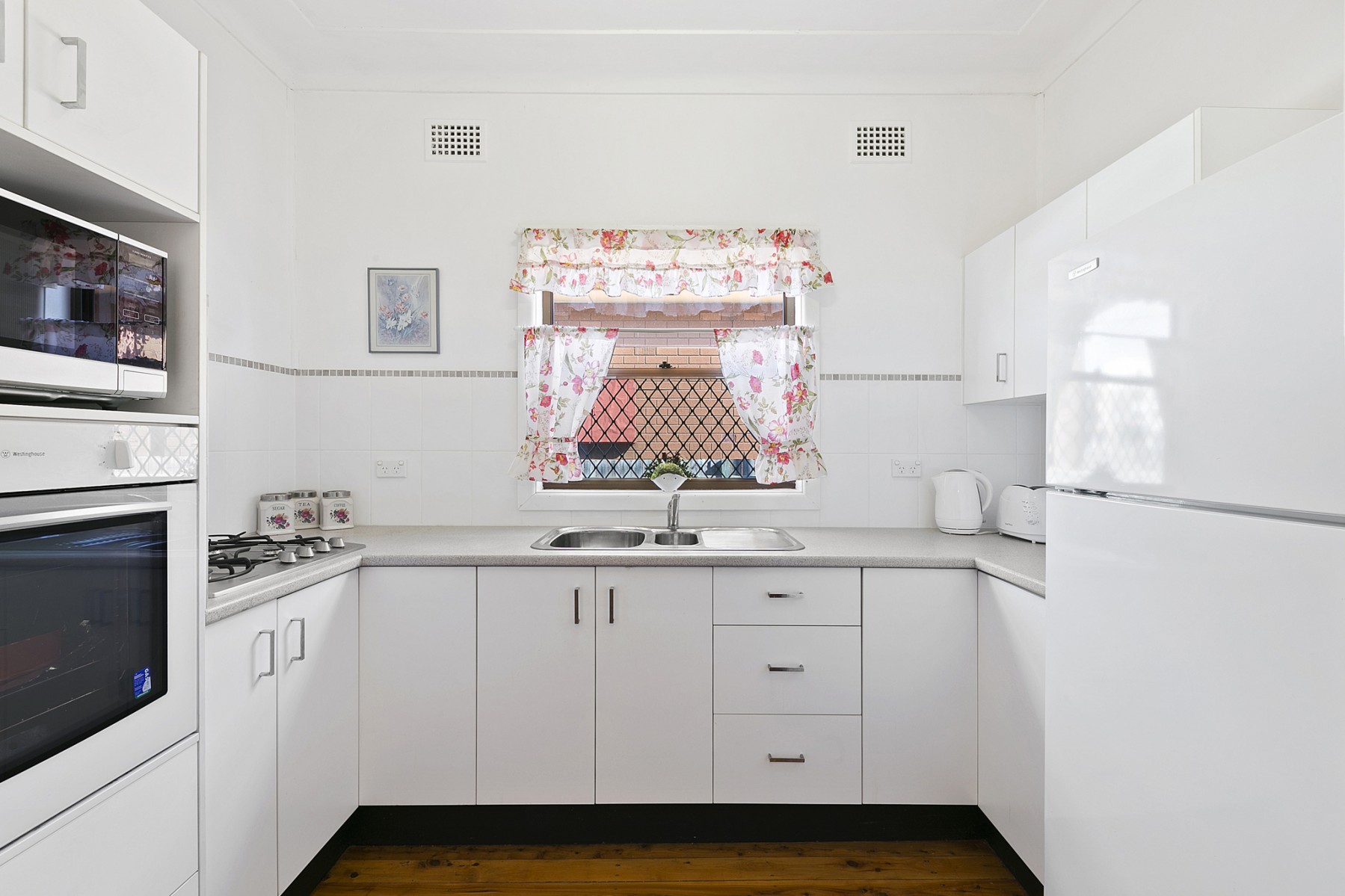 98 Military Road, Guildford - Thumbnail 3