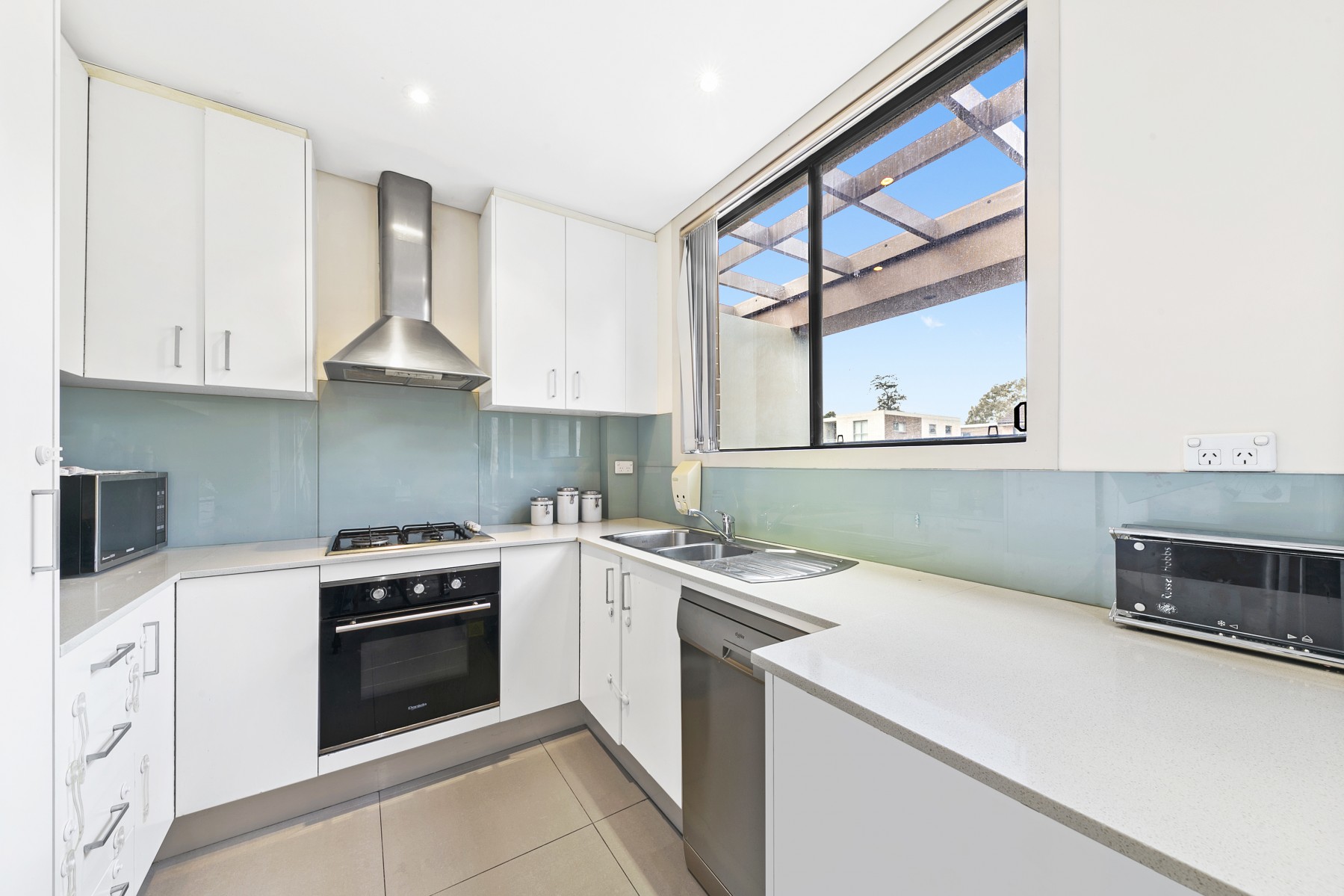 9/23-27 Lydbrook Street, Westmead - Thumbnail 2