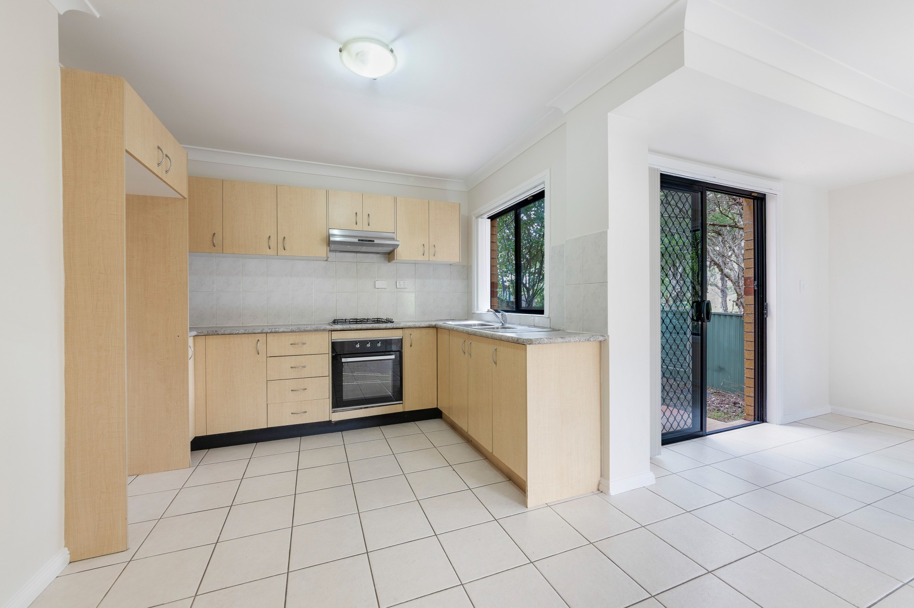 10/9-13 Valeria St Toongabbie, Townhouse for Rent, Toongabbie - Thumbnail 2