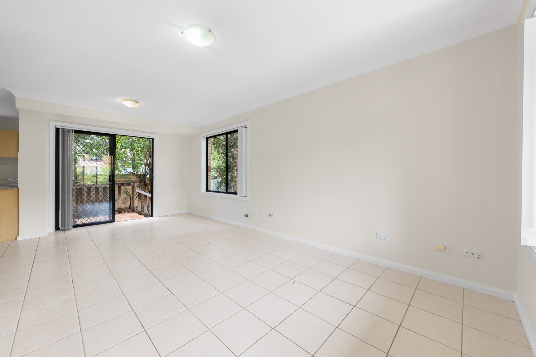 10/9-13 Valeria St Toongabbie, Townhouse for Rent, Toongabbie - Thumbnail 3