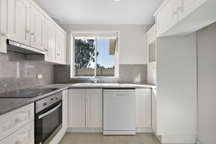 44 Wilton Road, Doonside - Thumbnail 2