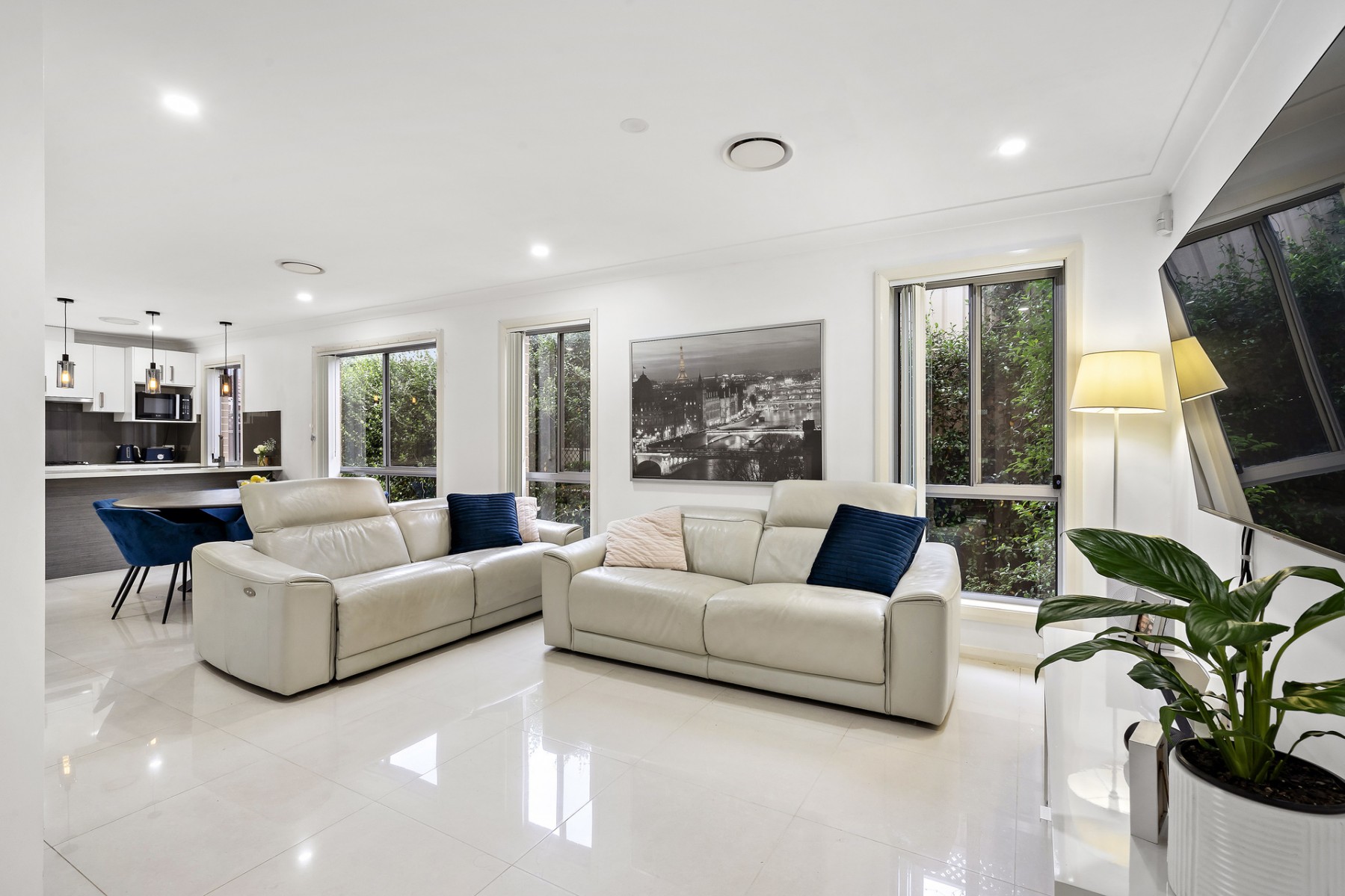 37 Desley Crescent, Prospect - Thumbnail 3