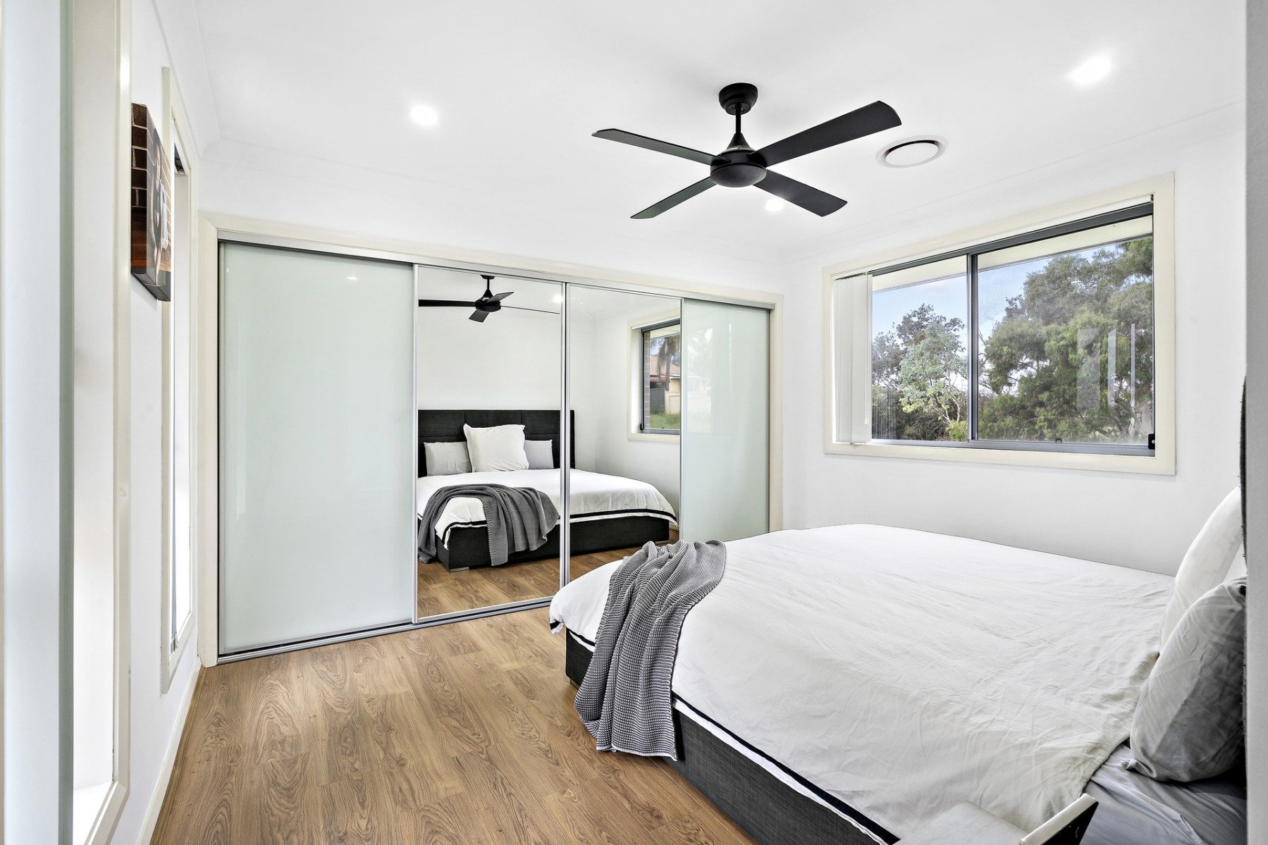 37 Desley Crescent, Prospect - Thumbnail 4