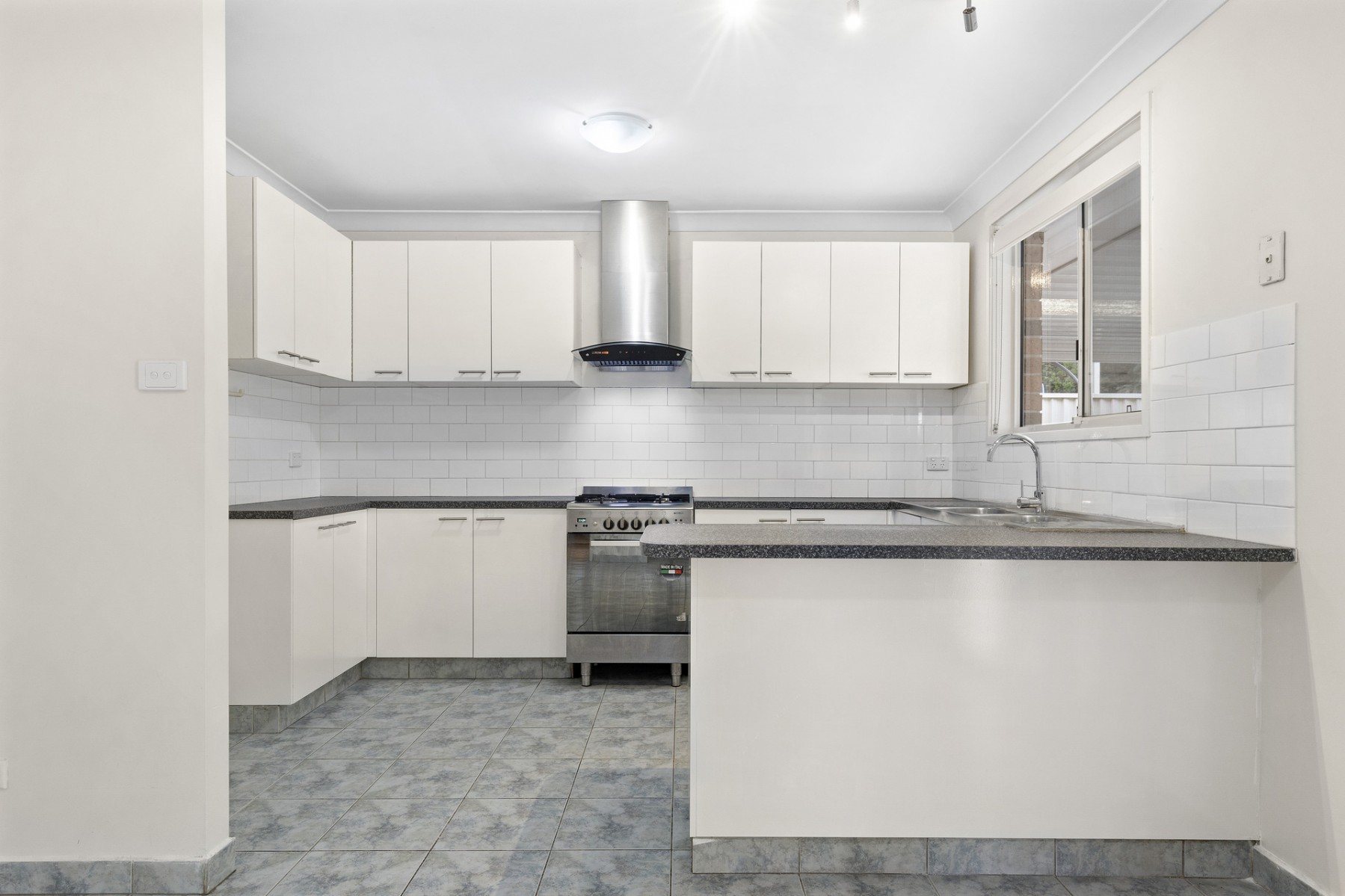 10 Ambrose Street, Glendenning - Thumbnail 3