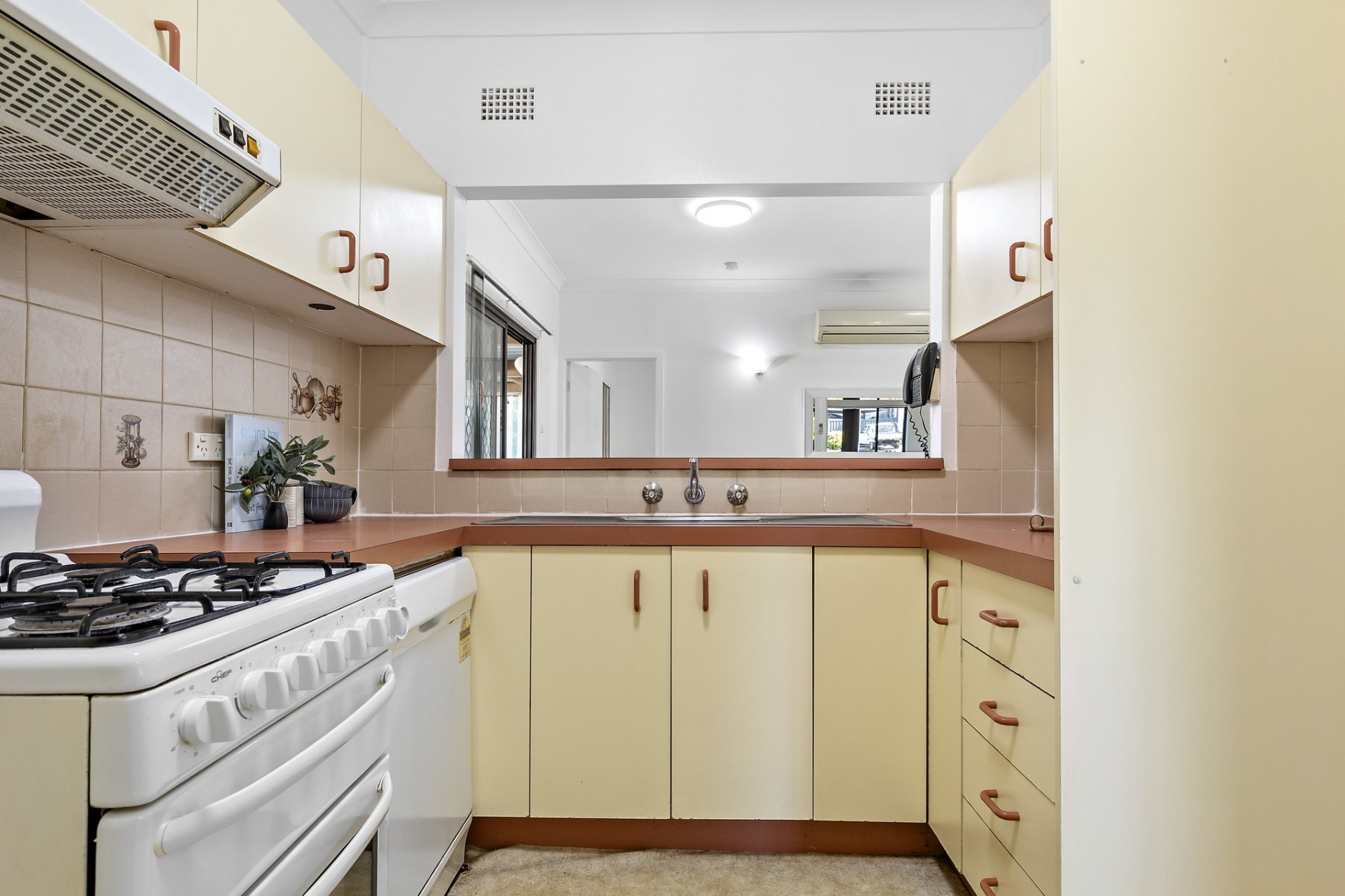 16 Yuruga Avenue, Doonside - Thumbnail 3