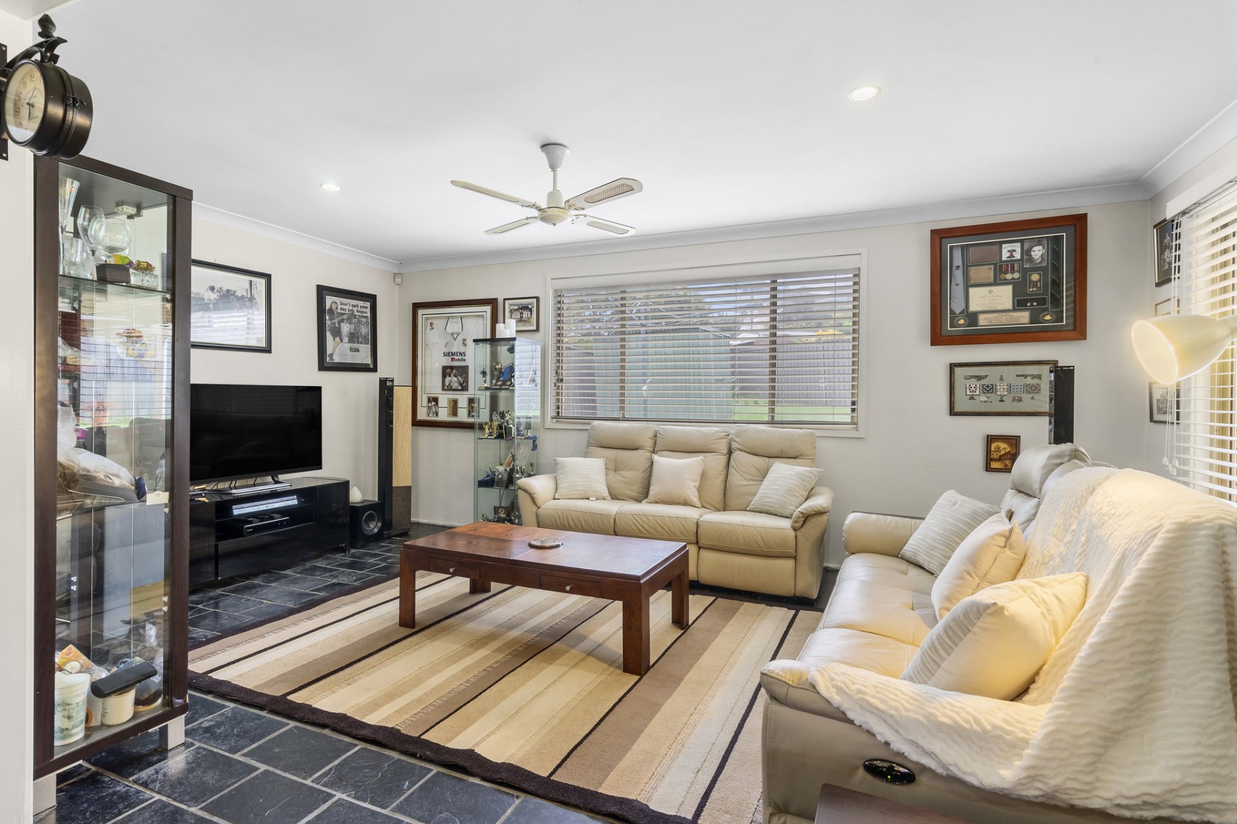 18 Ashton Place, Doonside - Thumbnail 2