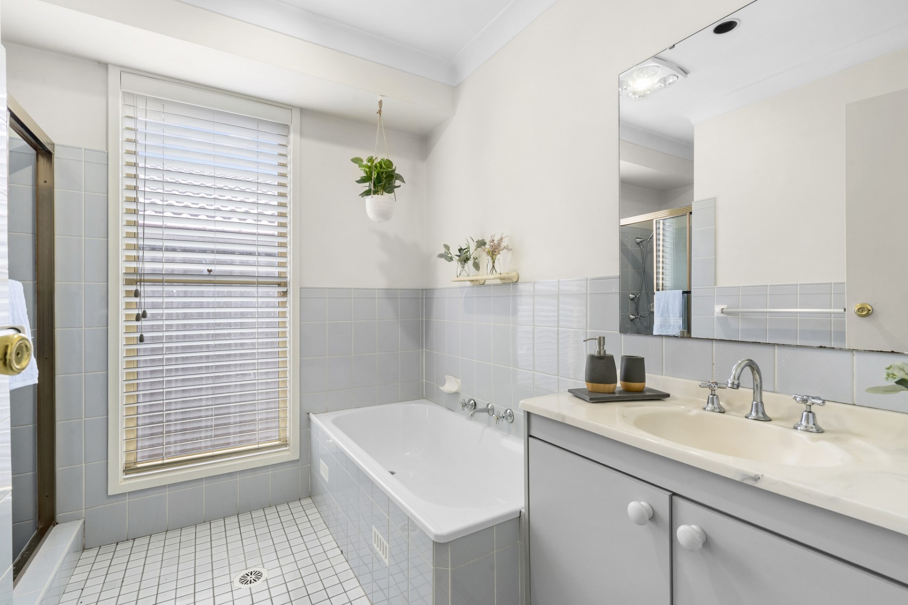18 Ashton Place, Doonside - Thumbnail 8