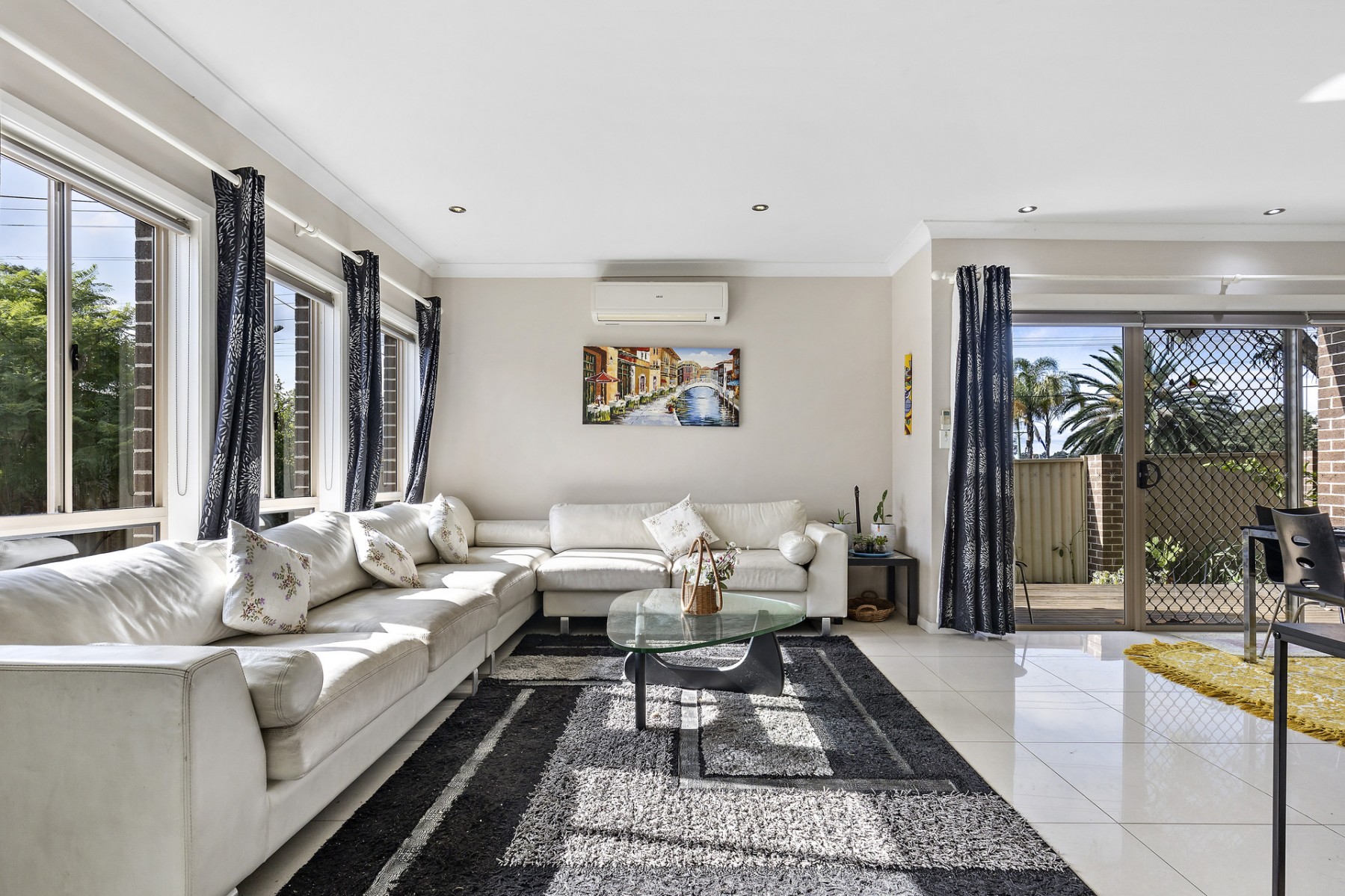 137 Kildare Road, Blacktown - Thumbnail 2