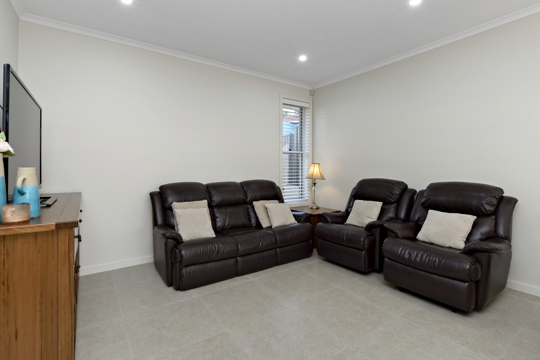 26 Wilkinson Avenue Kings Langley, House for Rent