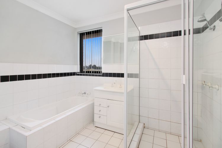 3.21/29-31 Lexington Drive, SYDNEY, NSW, 2153,  - Thumbnail 4