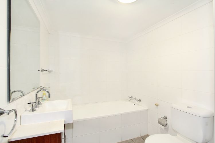 3.21/29-31 Lexington Drive, SYDNEY, NSW, 2153,  - Thumbnail 3