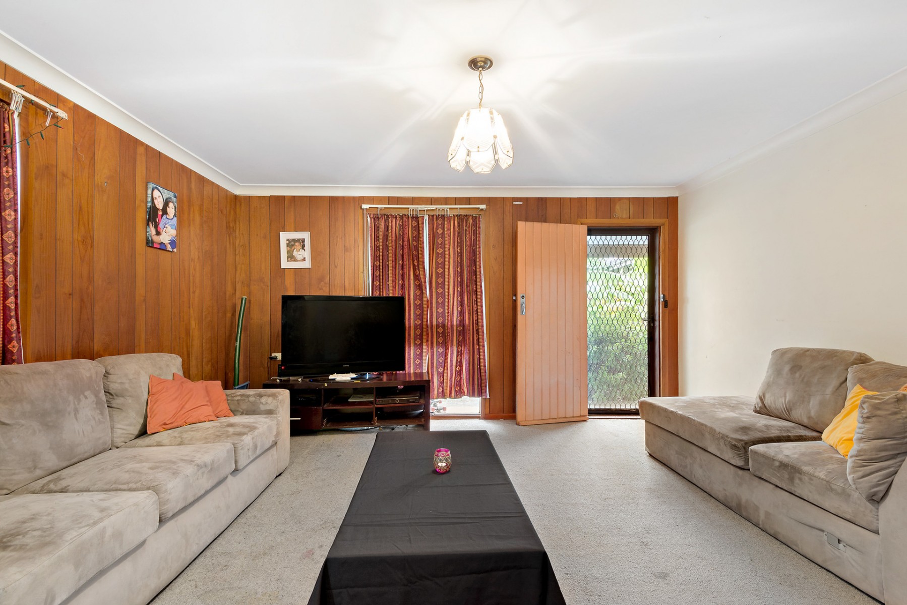 8 Tahiti Avenue, Lethbridge Park - Thumbnail 2