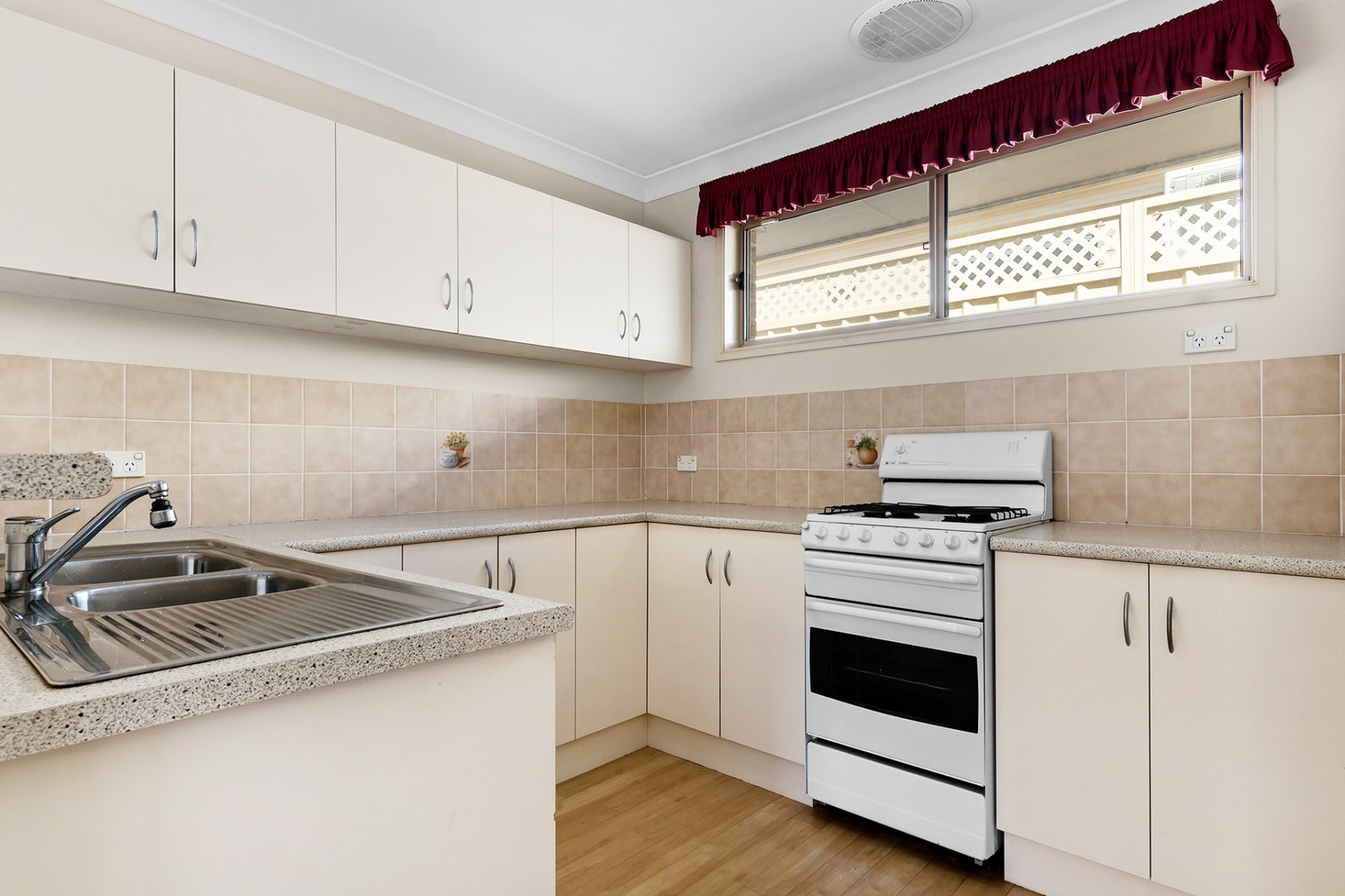 40 Millard Crescent, Plumpton - Thumbnail 4