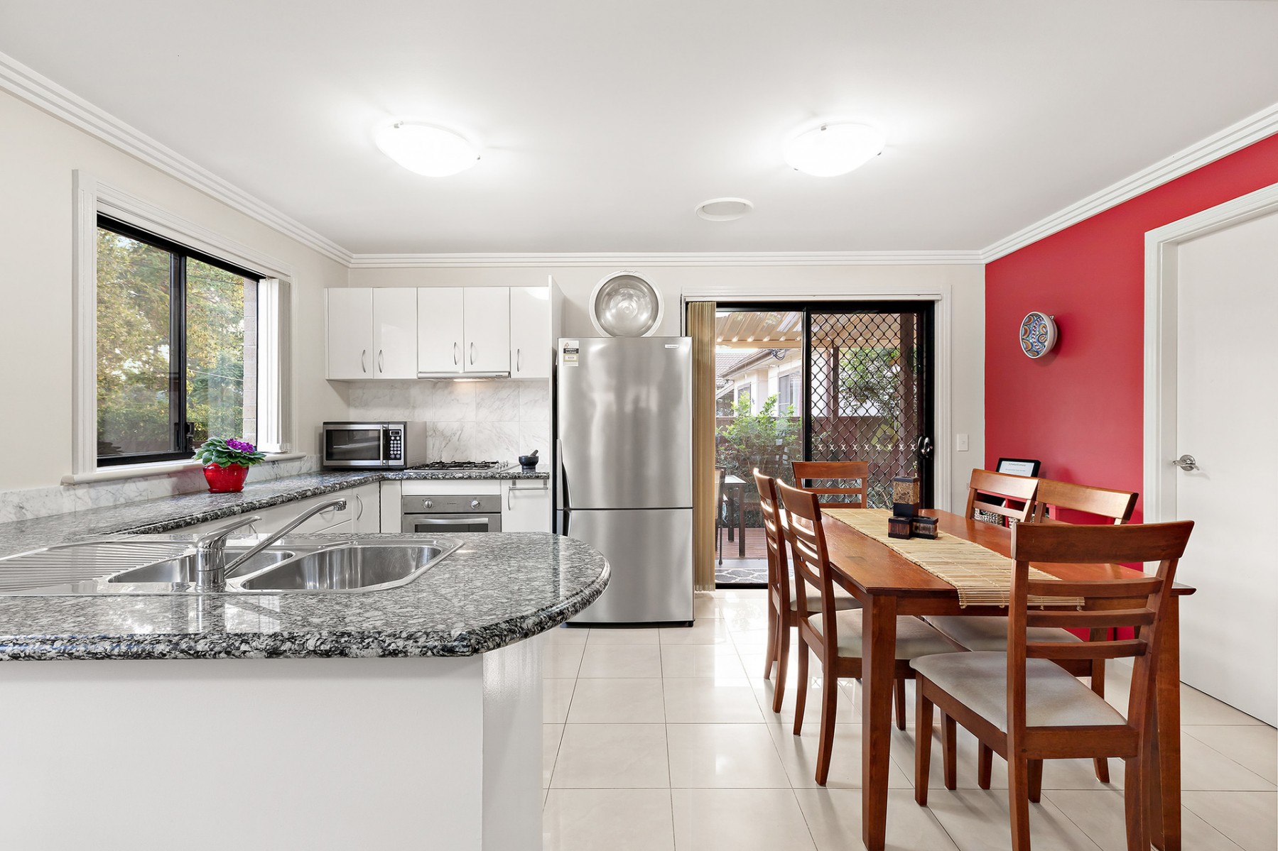 1/113 Adelaide Street, Oxley Park - Thumbnail 2