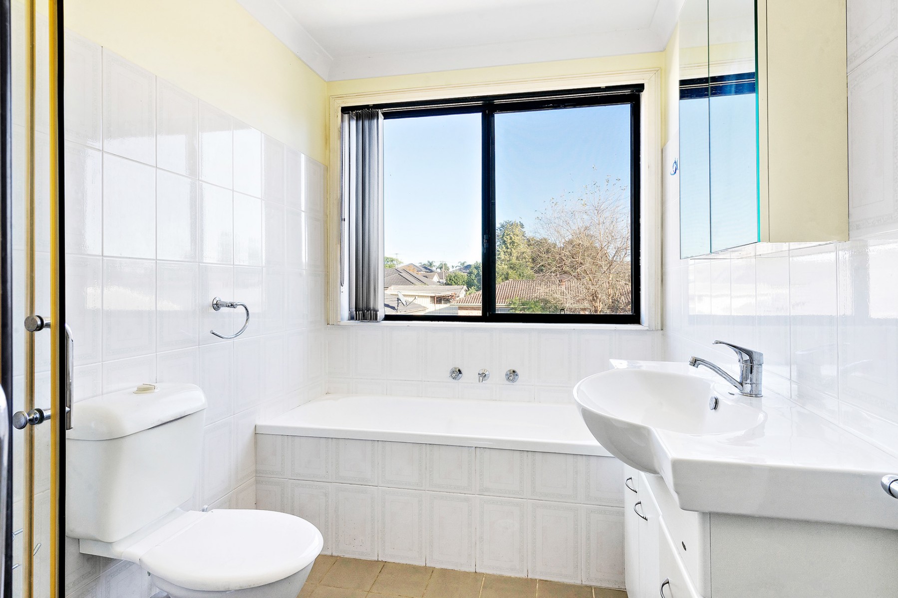 2/61a Canberra Street, Oxley Park - Thumbnail 3