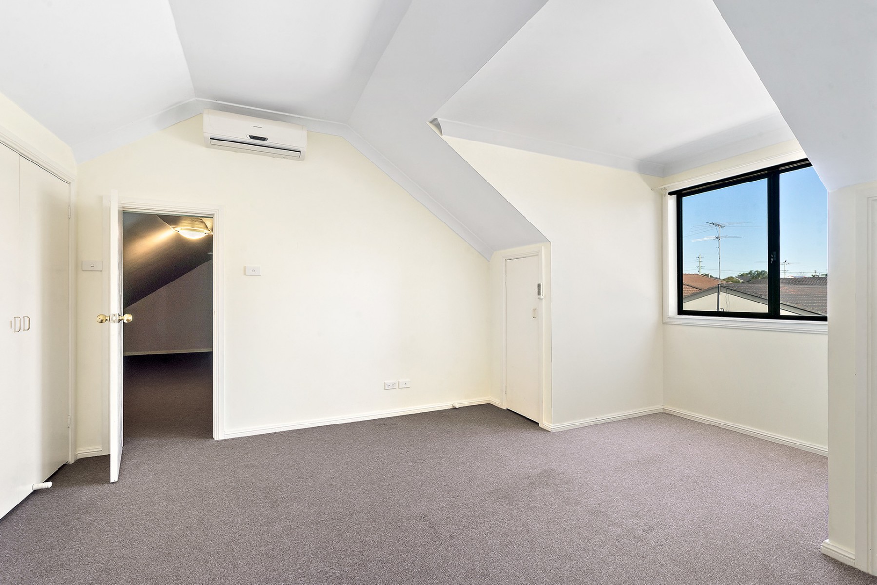 2/61a Canberra Street, Oxley Park - Thumbnail 5