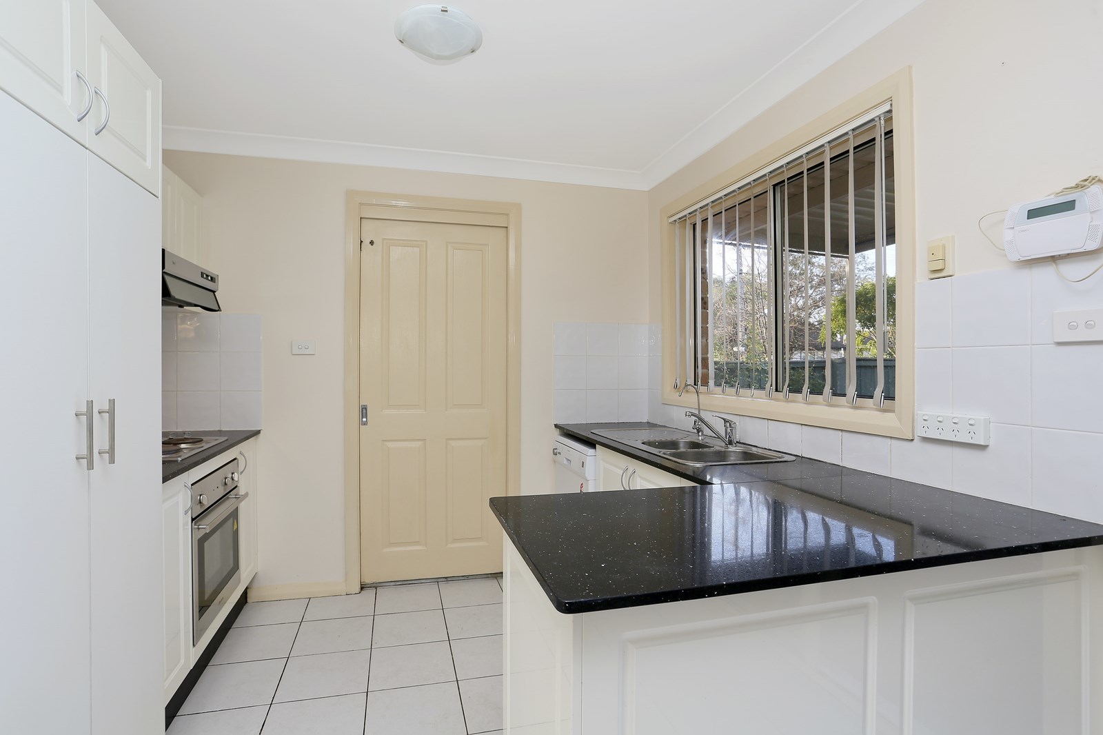 3/128 Aurora Drive, Tregear - Thumbnail 3