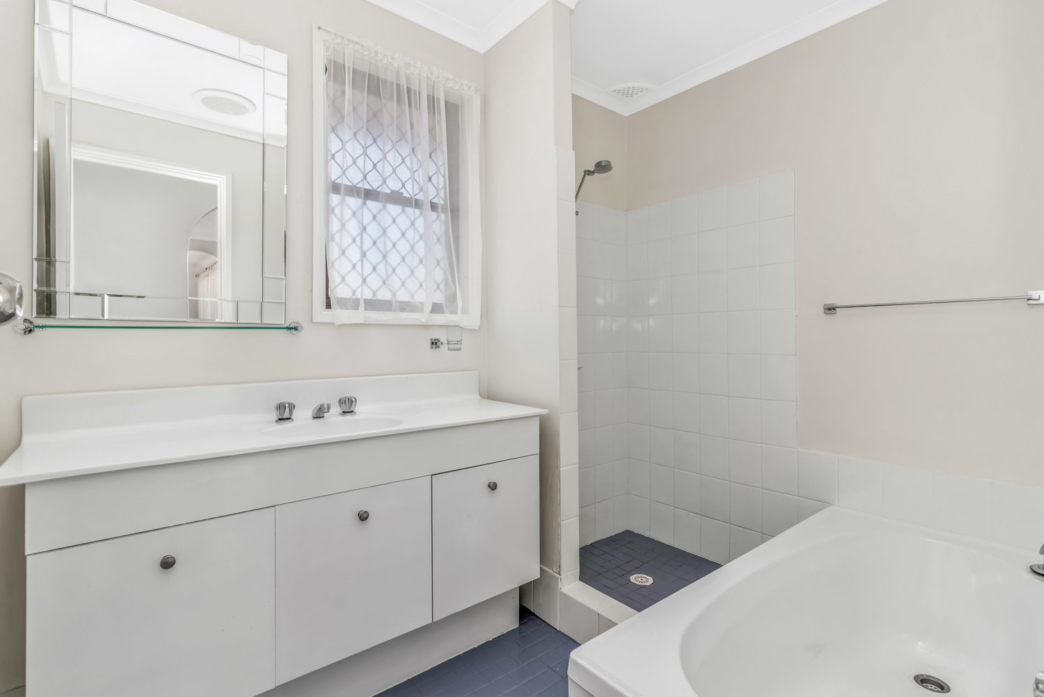 12 Lewis Road, Cambridge Gardens - Thumbnail 5