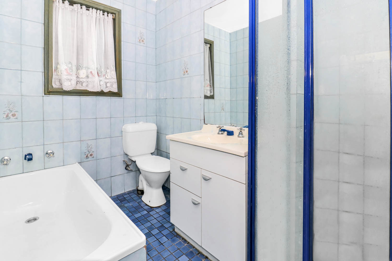 13 Tangaloa Crescent, Lethbridge Park - Thumbnail 5