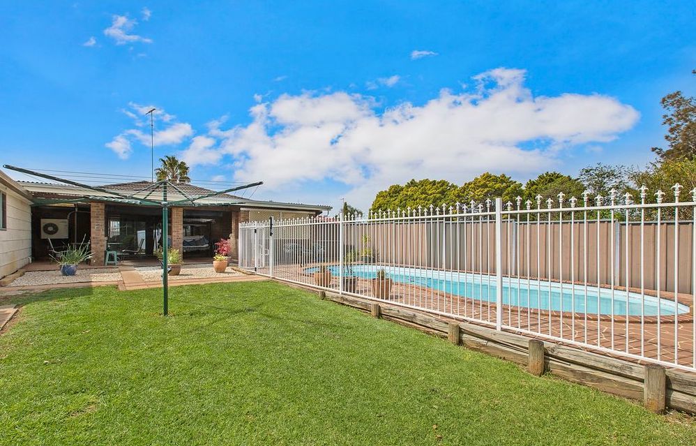 85 Madison Circuit, St Clair - Thumbnail 3