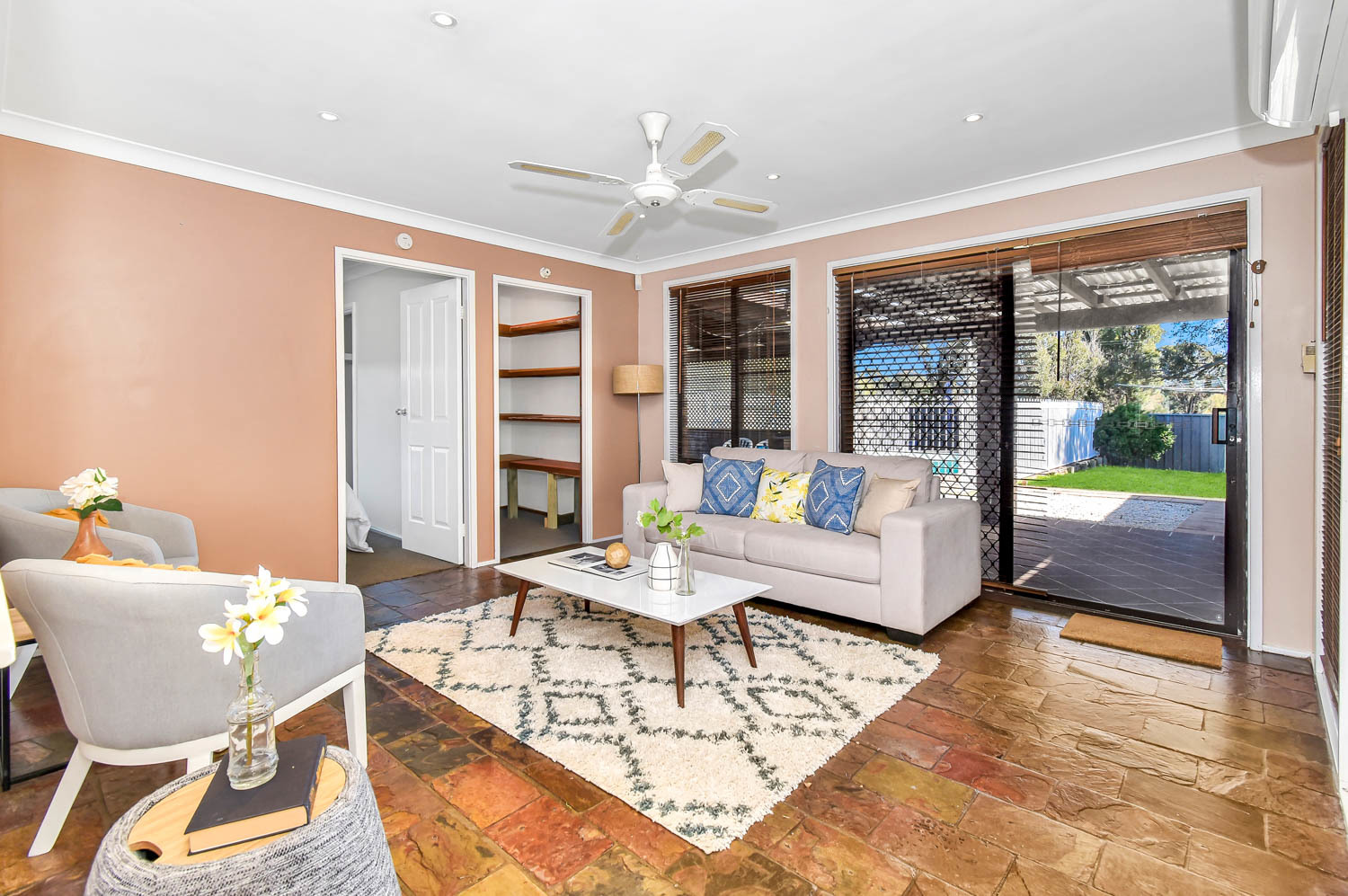 85 Madison Circuit, St Clair - Thumbnail 4