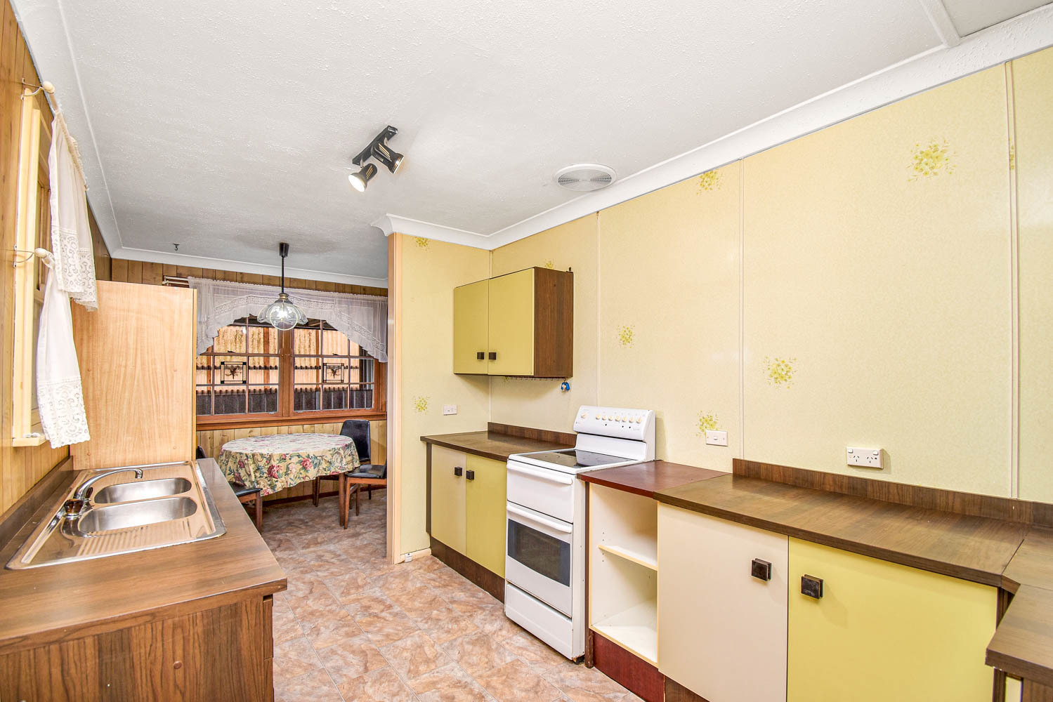 54 Tarawa Road, Lethbridge Park - Thumbnail 5