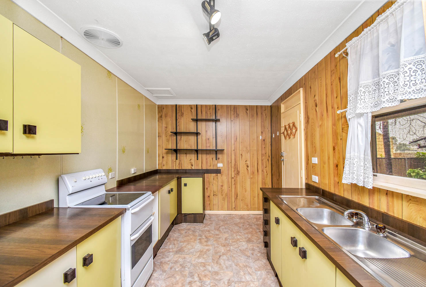 54 Tarawa Road, Lethbridge Park - Thumbnail 6