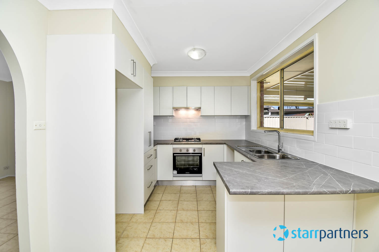 91 Explorers Way, St Clair - Thumbnail 2
