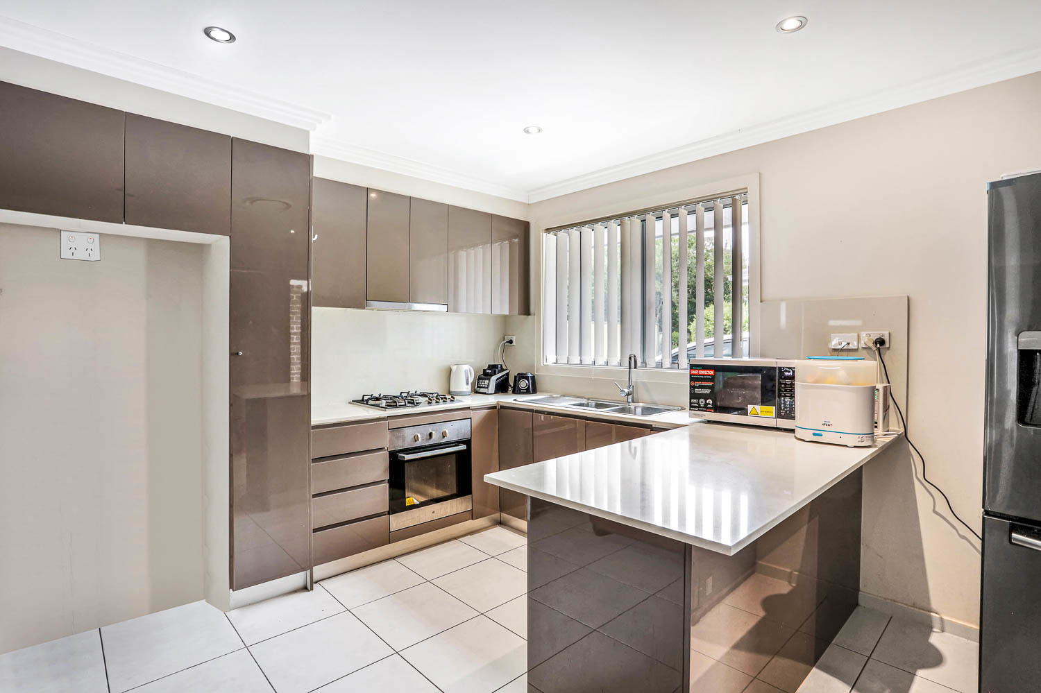 2/48 Canberra Street, Oxley Park - Thumbnail 2