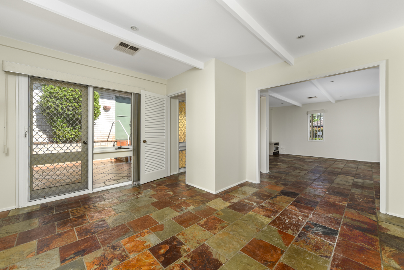 12 Dewrang Avenue, Bradbury - Thumbnail 4