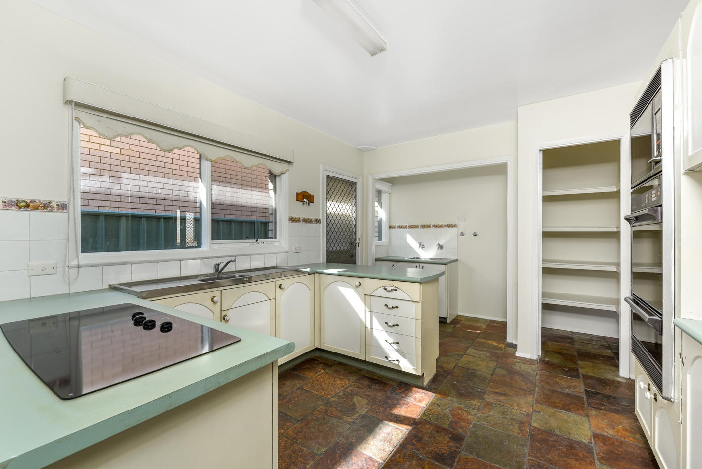 12 Dewrang Avenue, Bradbury - Thumbnail 5