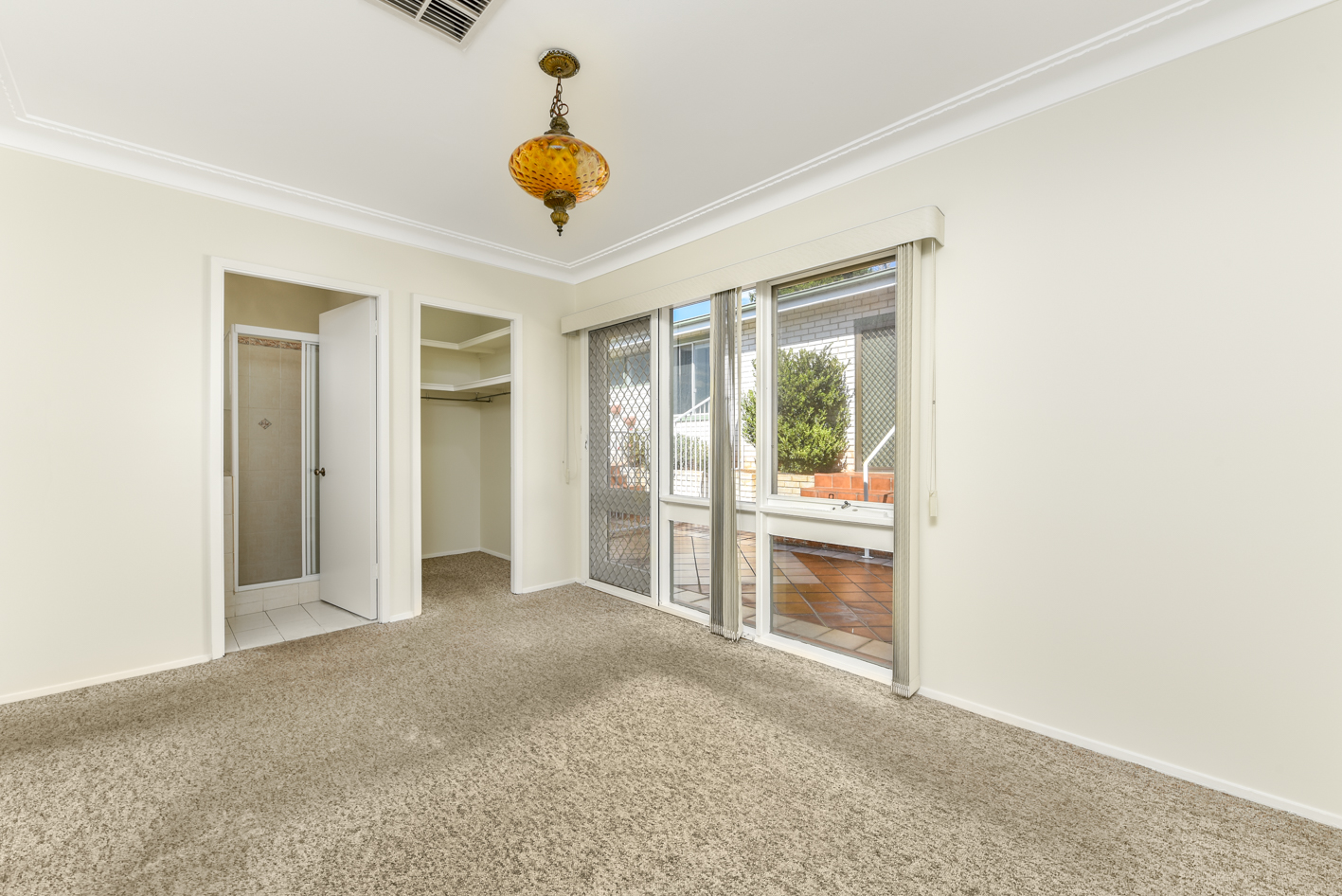 12 Dewrang Avenue, Bradbury - Thumbnail 7