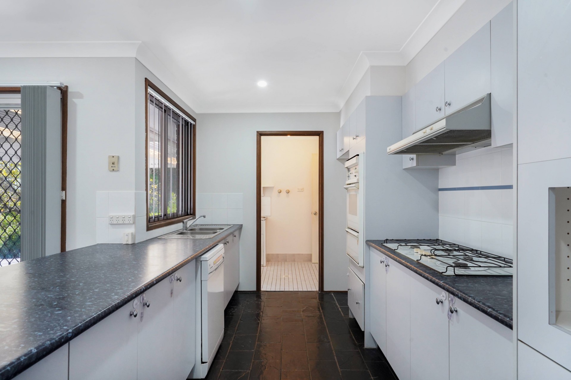 29 Frontignan Street, Eschol Park - Thumbnail 5