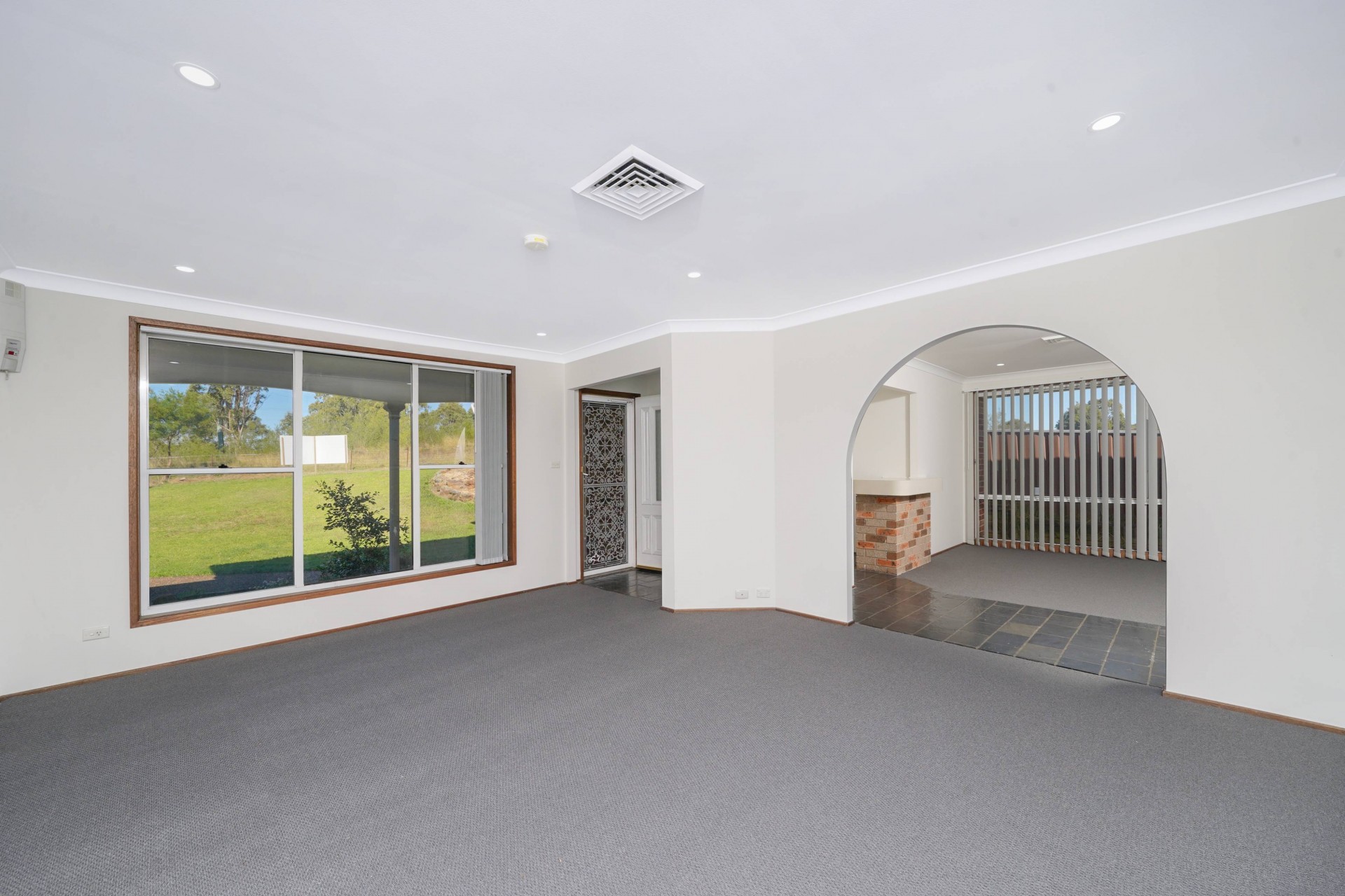 29 Frontignan Street, Eschol Park - Thumbnail 3
