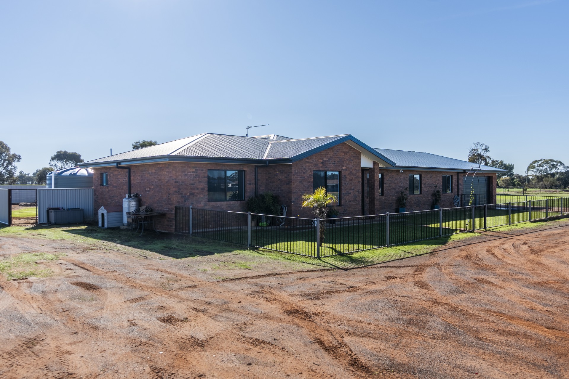32 Russell Street, West Wyalong - Thumbnail 4
